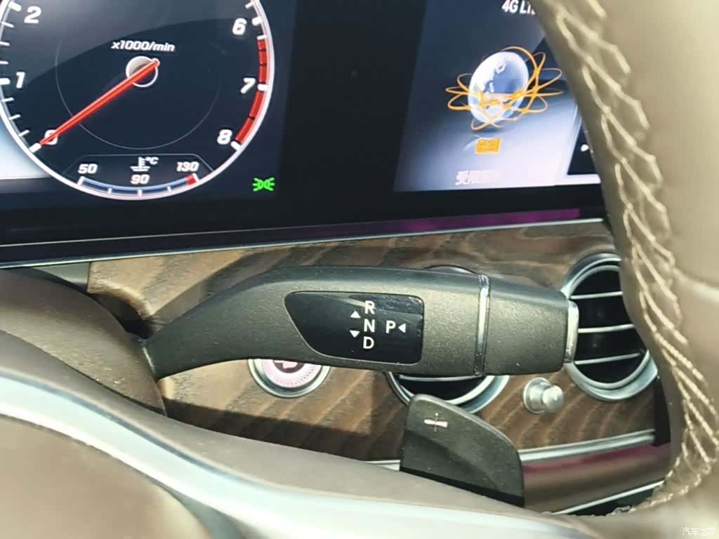 Mercedes-Benz E-Class, 2020 14