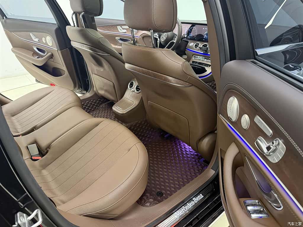 Mercedes-Benz E-Class, 2022 18