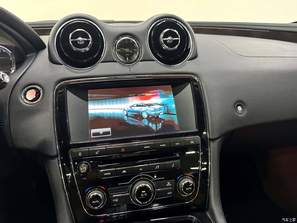Jaguar XJ, 2014 16