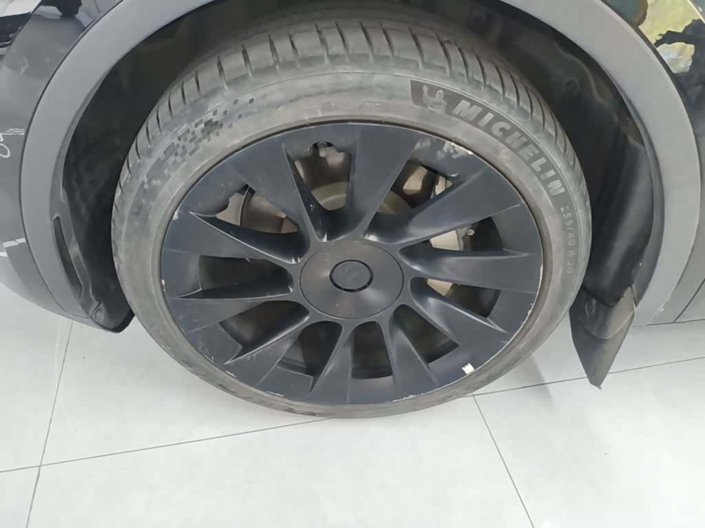Tesla Model Y, 2022 23