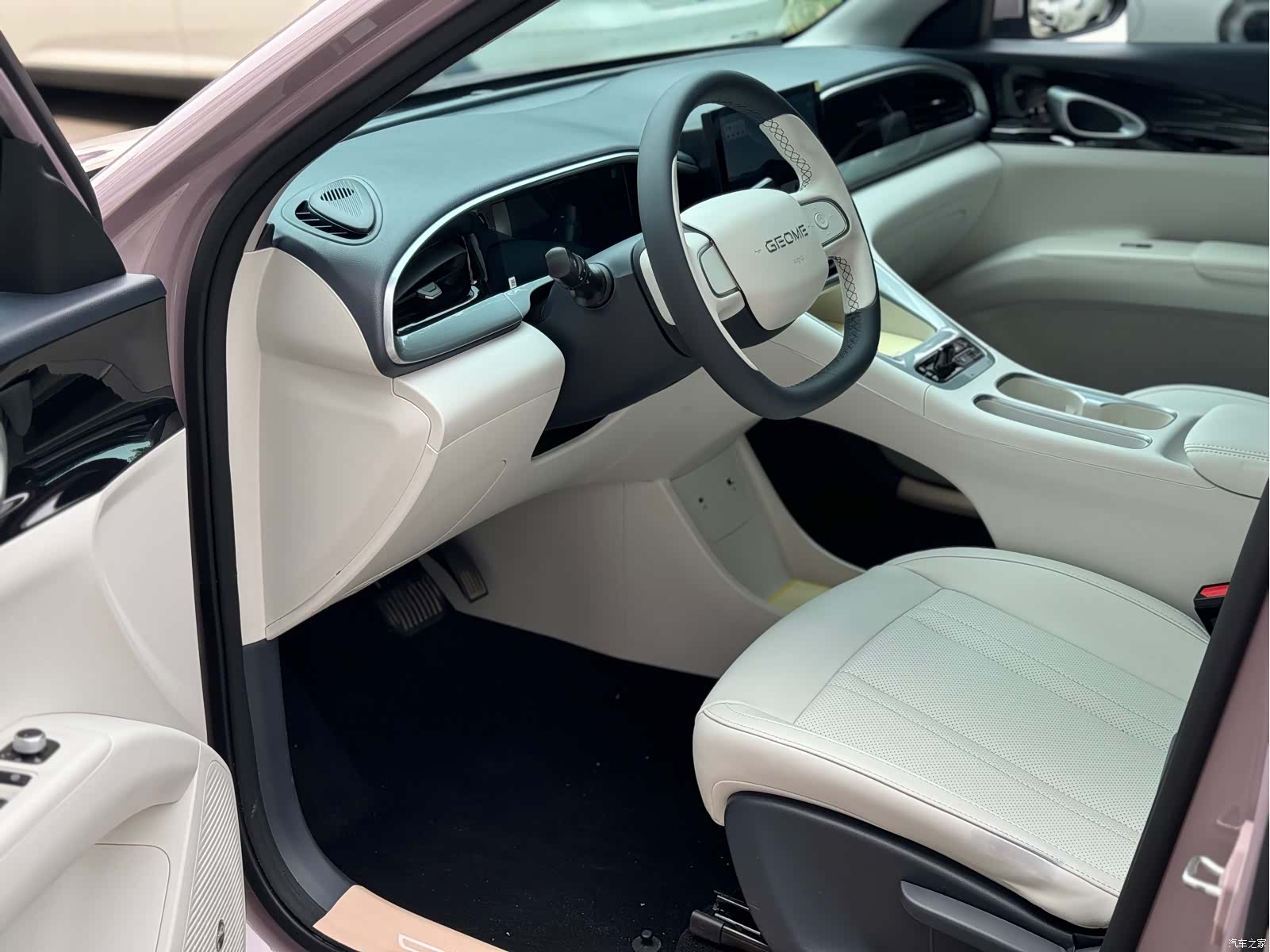 Geely Xingyuan, 2025 4