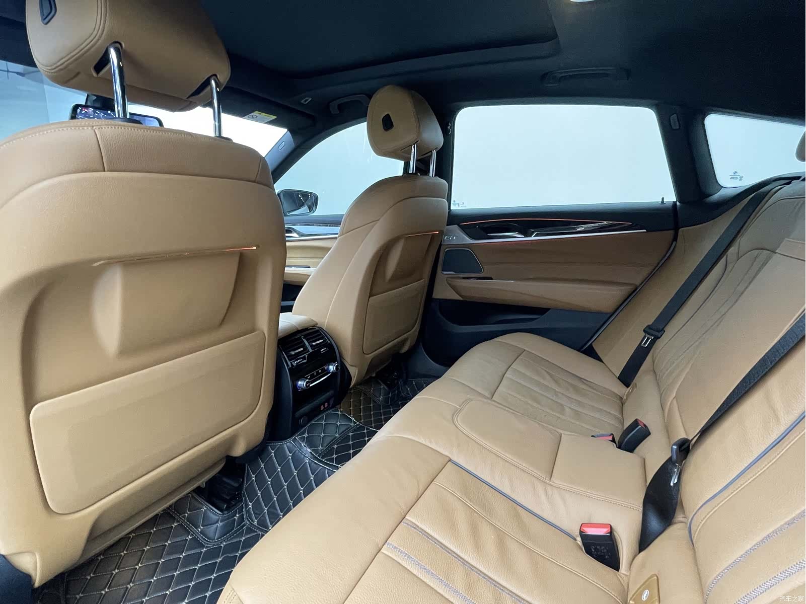 BMW 6 Series GT, 2024 9