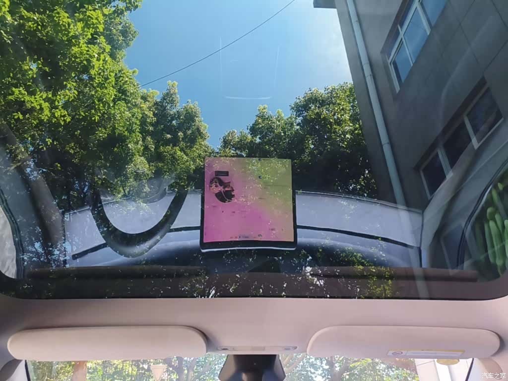 Tesla Model Y, 2024 18