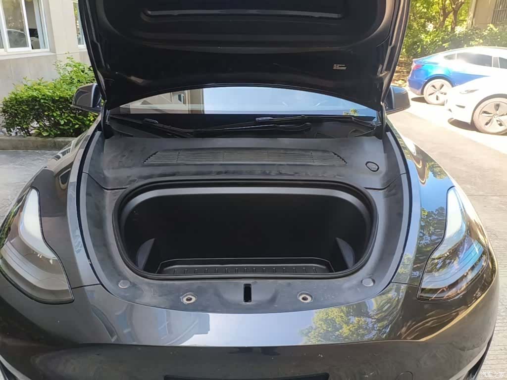 Tesla Model Y, 2024 20