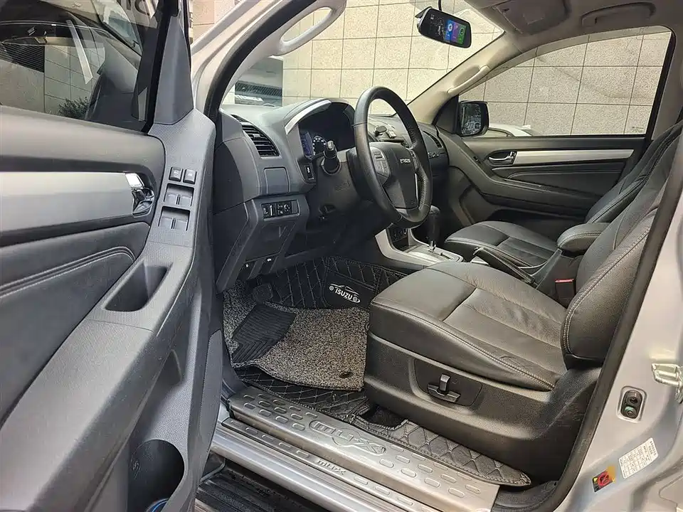 Isuzu mu-X Shepherd Ranger