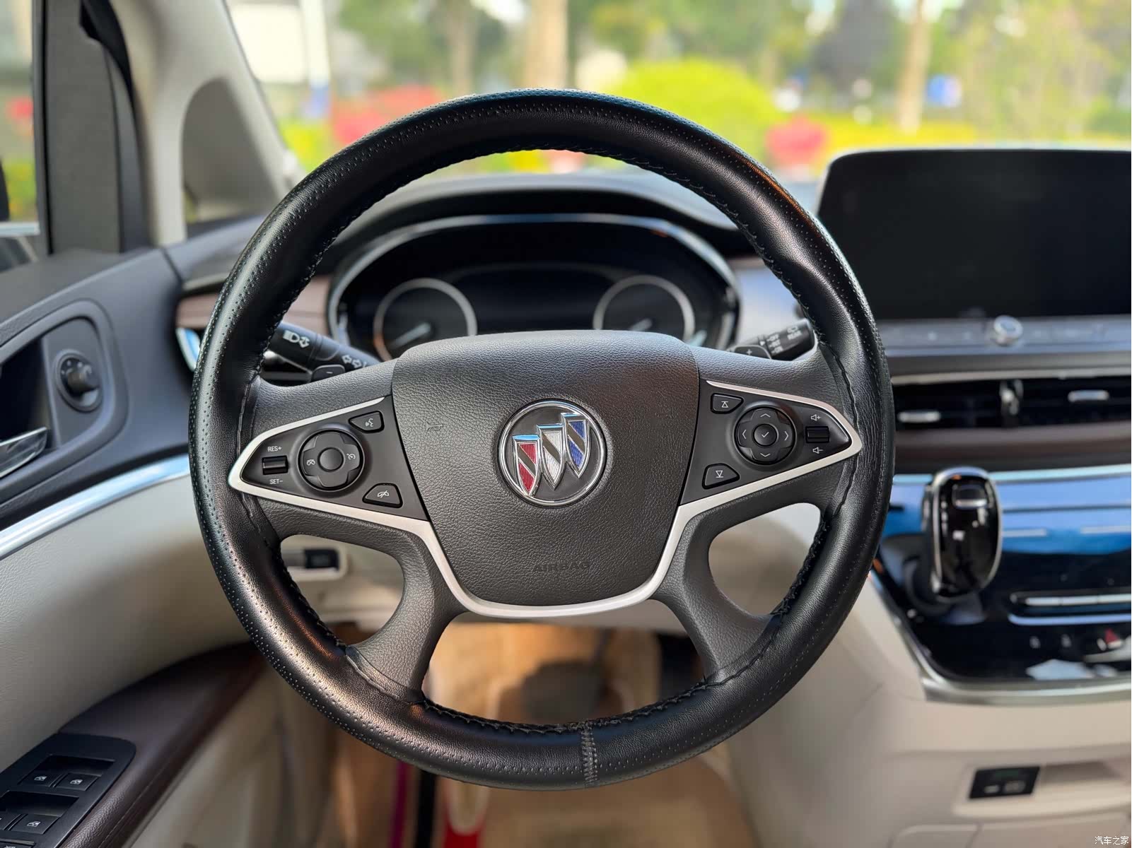 Buick GL8, 2023 10
