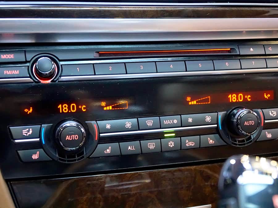 BMW 7-Series 2012, фото 19