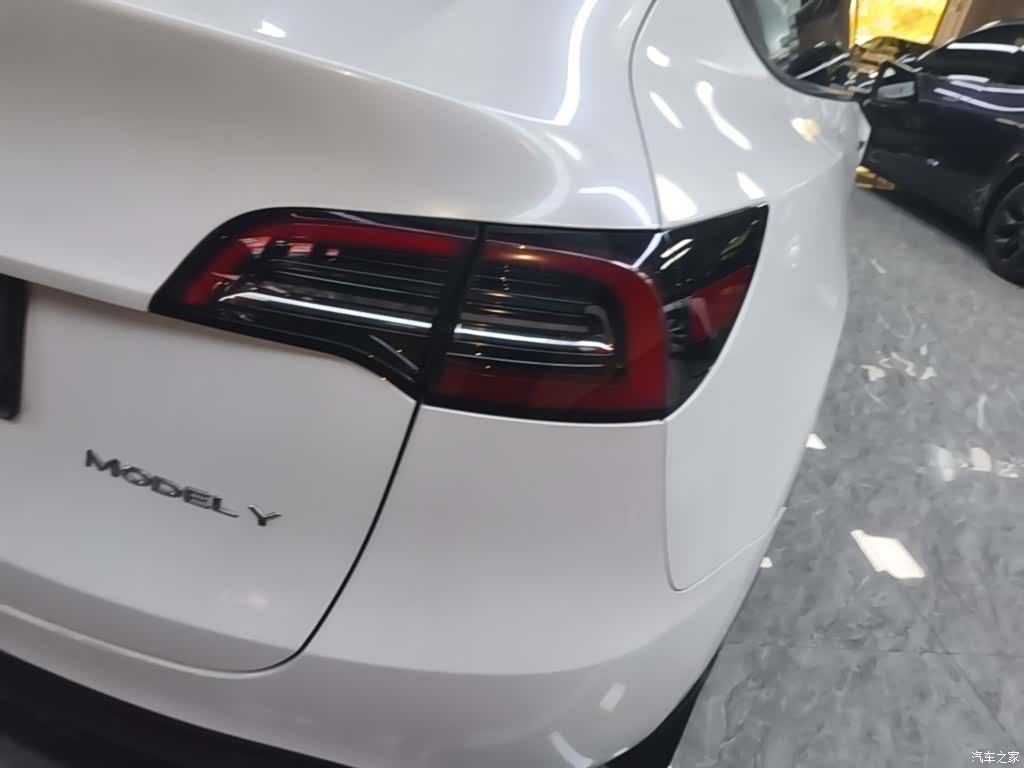 Tesla Model Y, 2023 8