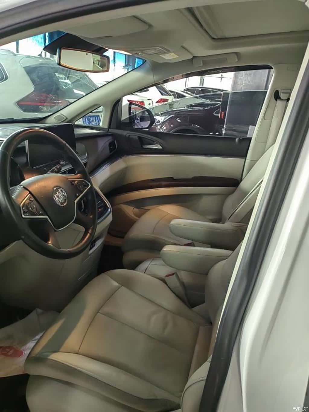 Buick GL8, 2021 4