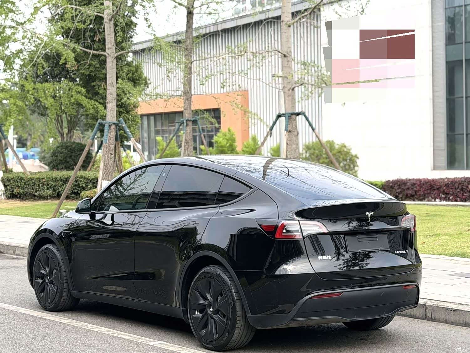 Tesla Model Y, 2023 9