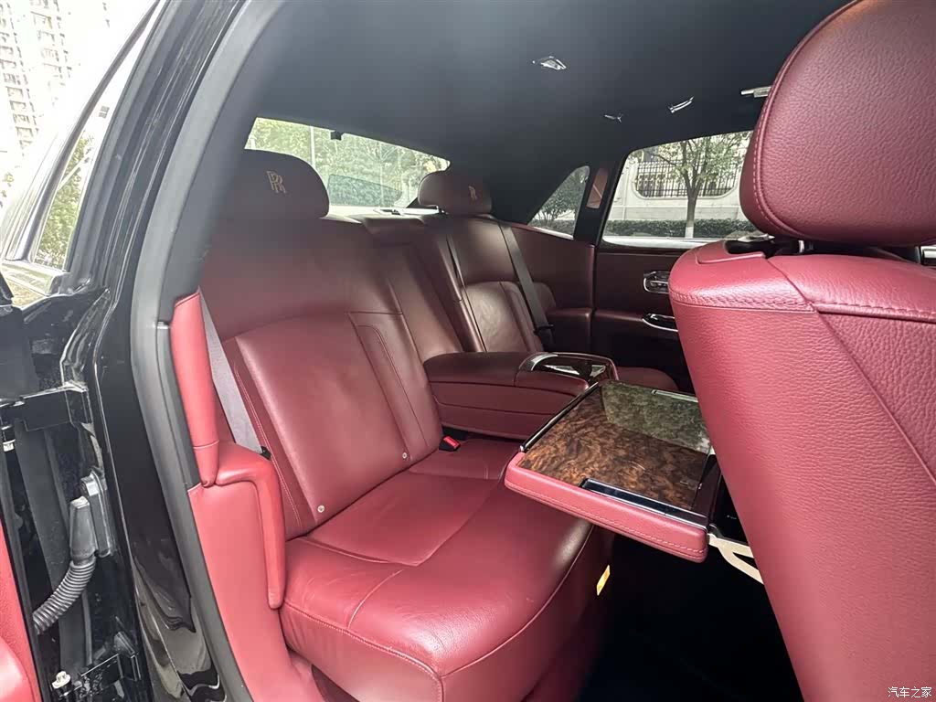 Rolls-Royce Ghost, 2011 9