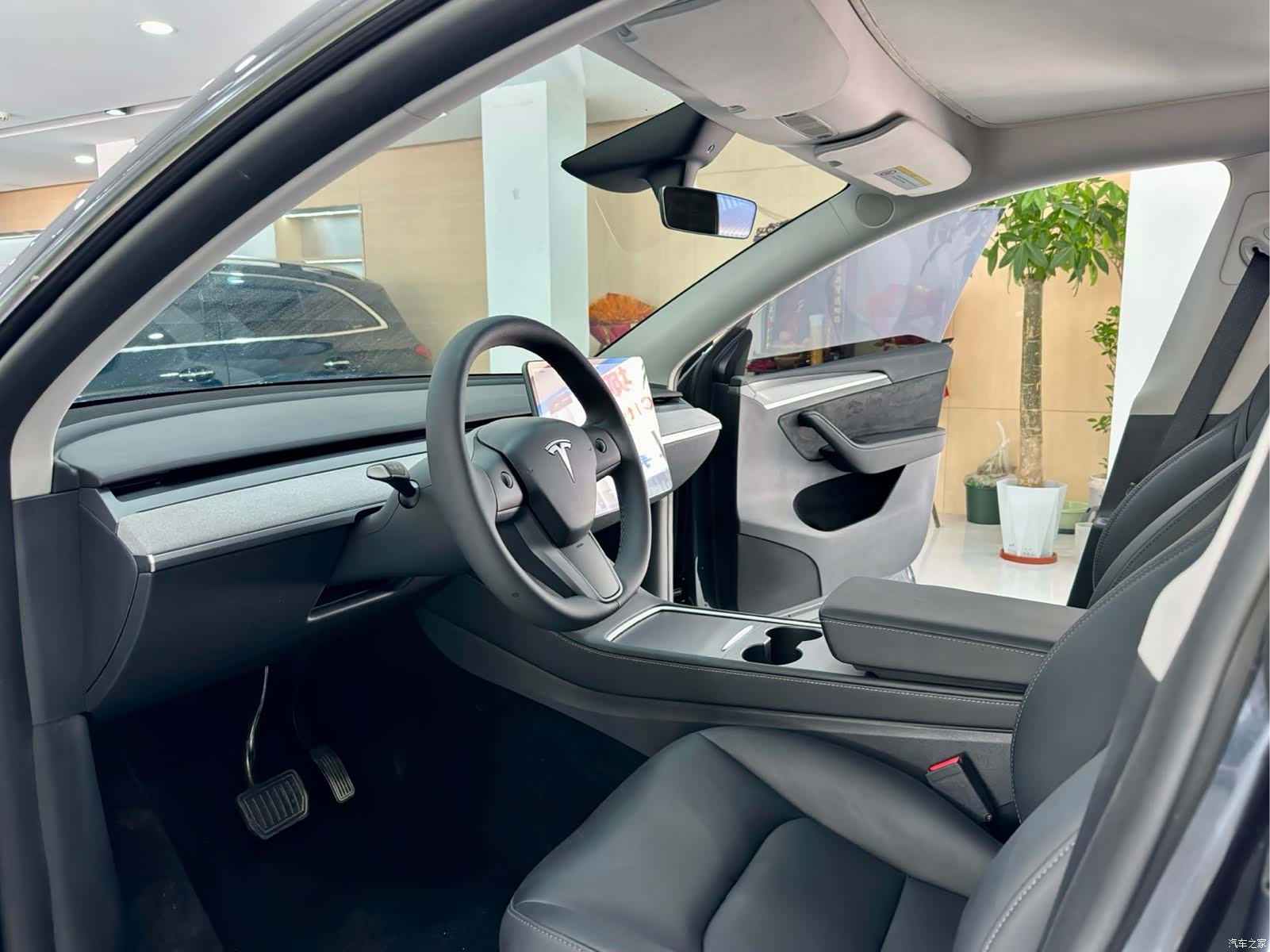 Tesla Model Y, 2024 4