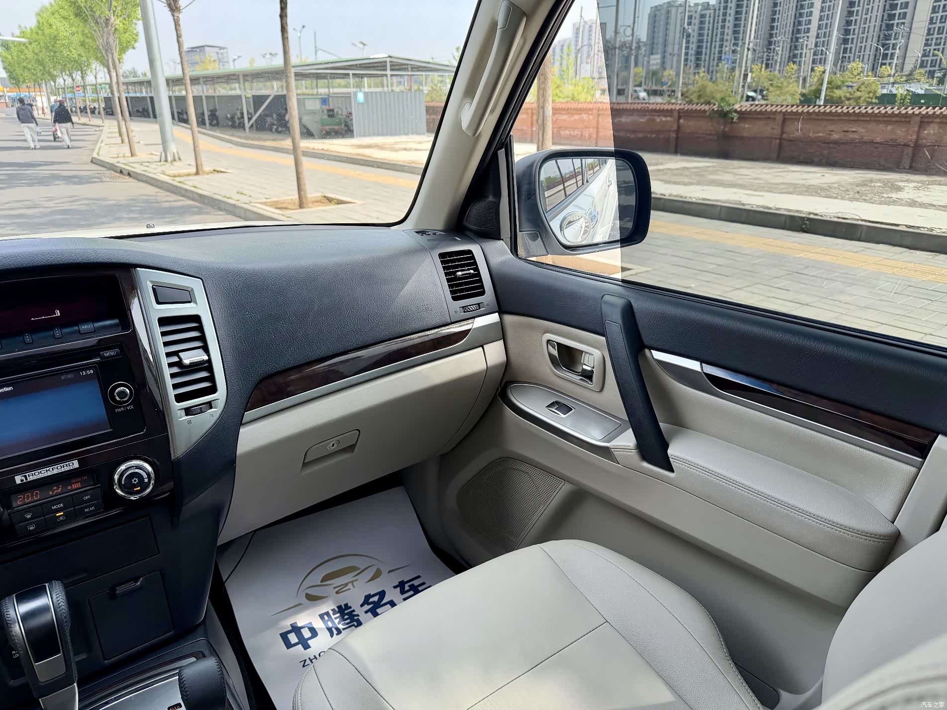 Mitsubishi Pajero, 2019 15
