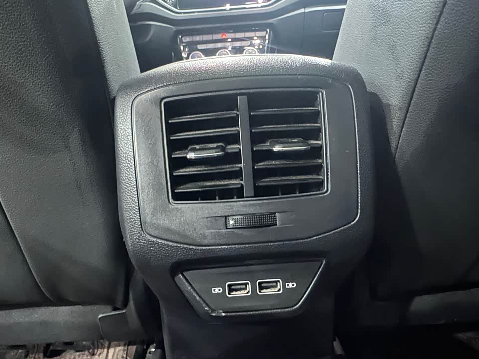 Volkswagen T-ROC exploring Songs