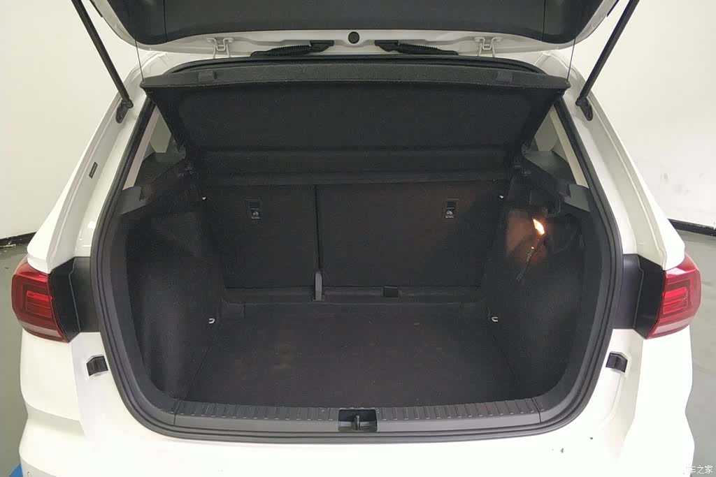 Volkswagen Tharu, 2021 4