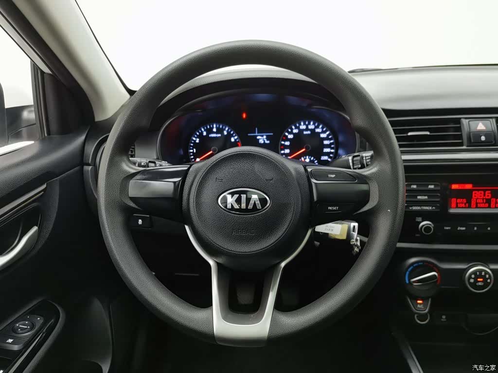 Kia K2, 2018 11
