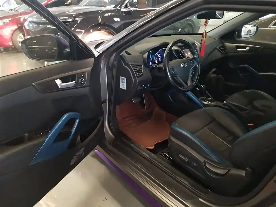 Hyundai Veloster