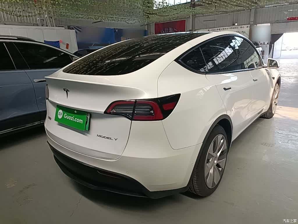 Tesla Model Y, 2023 7