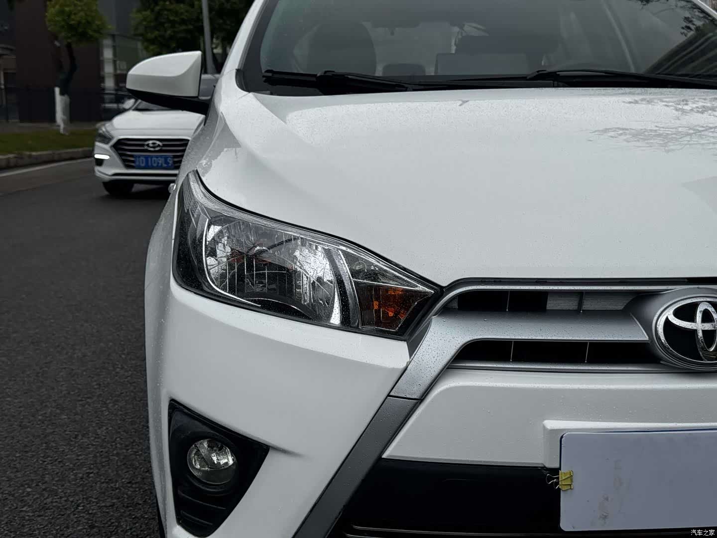 Toyota YARiS L, 2015 4