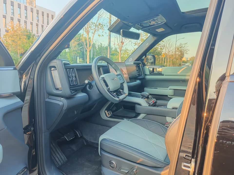 BYD Leopard 5 BYD Leopard 5