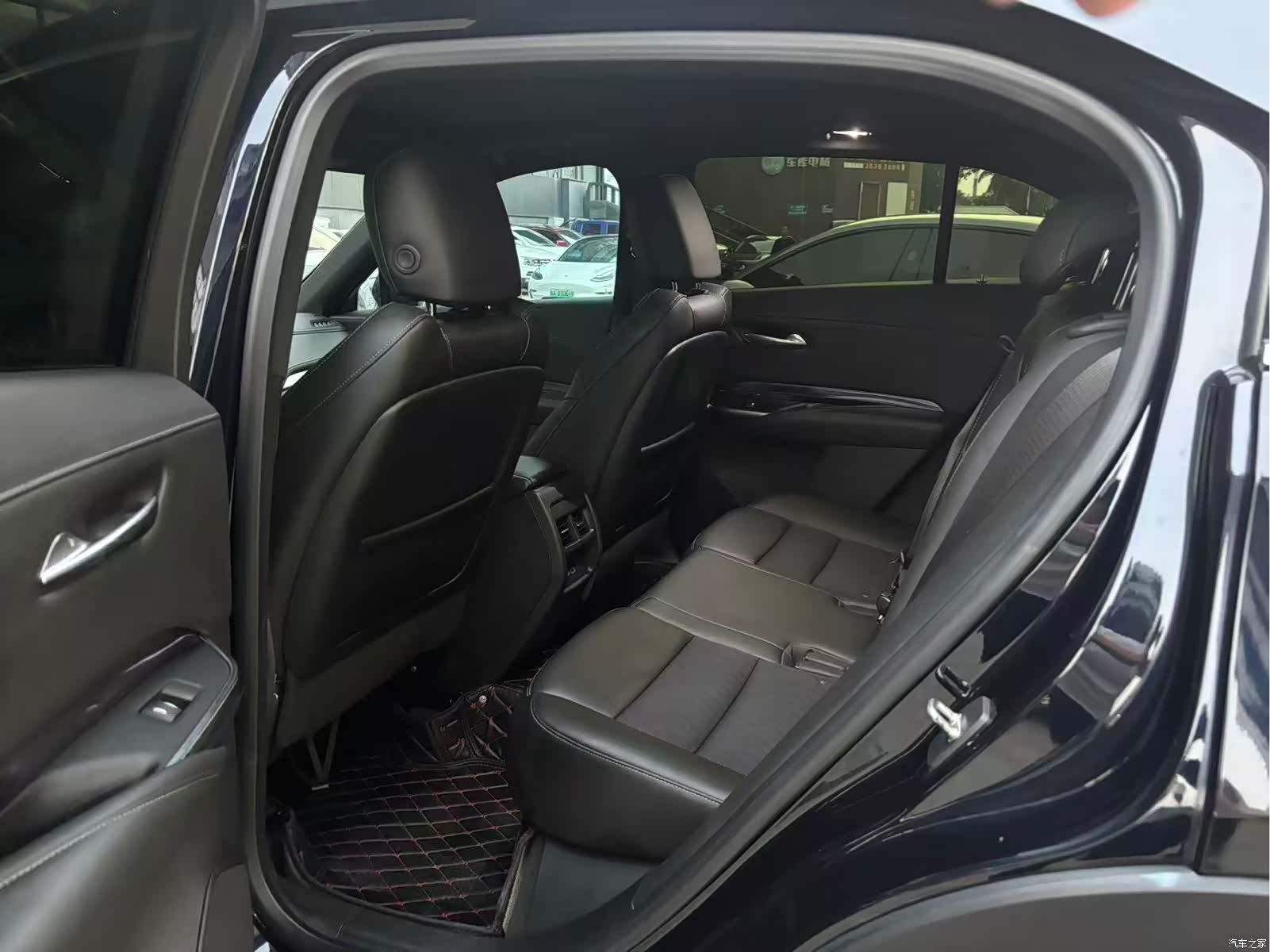 Cadillac XT4, 2022 все фото