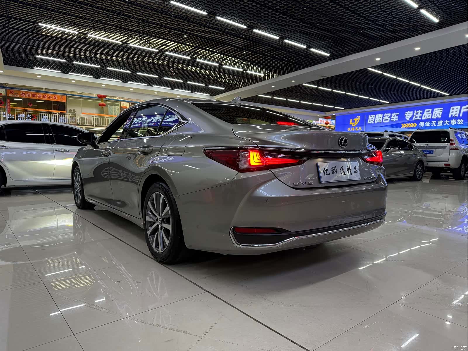Lexus ES, 2019 6