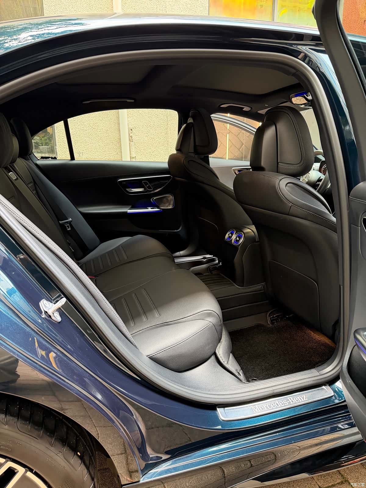 Mercedes-Benz C-Class, 2023 13