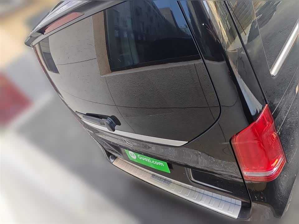 Mercedes-Benz V-class