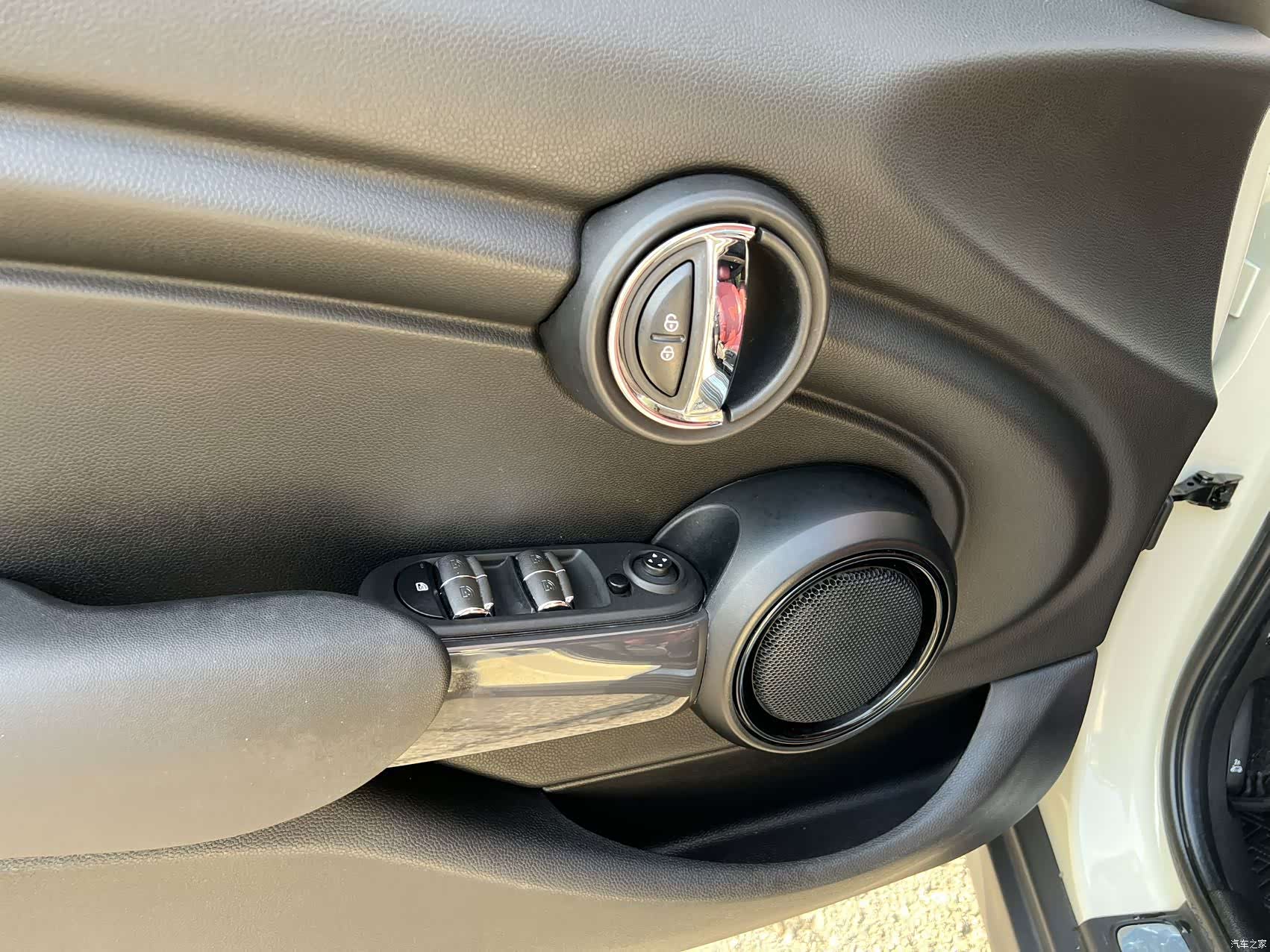 Mini ONE, 2022 6