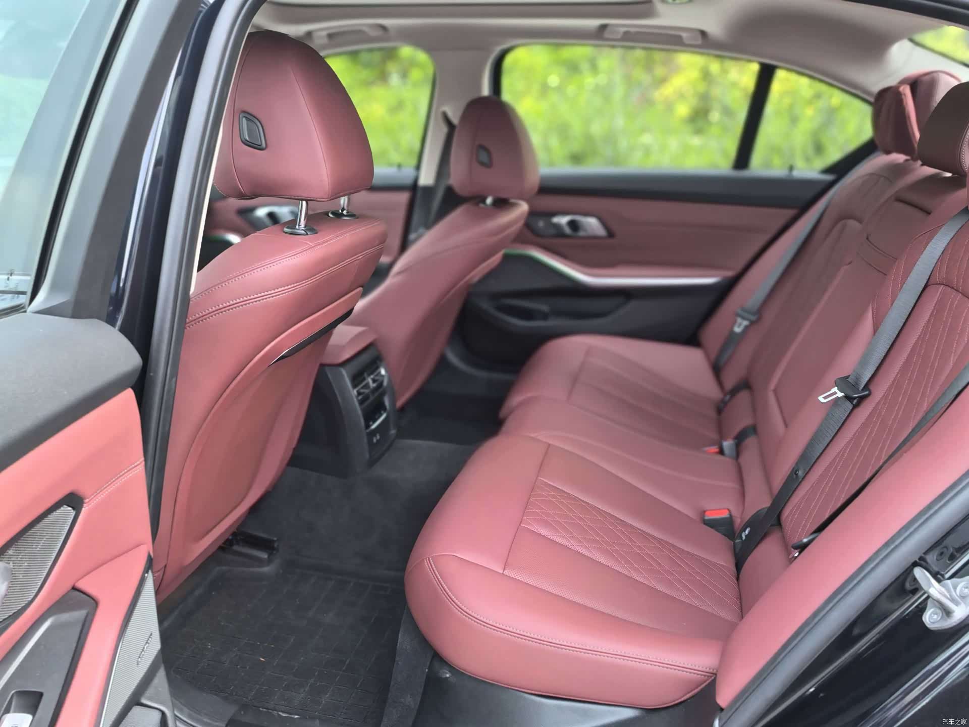BMW 3 Series, 2024 9
