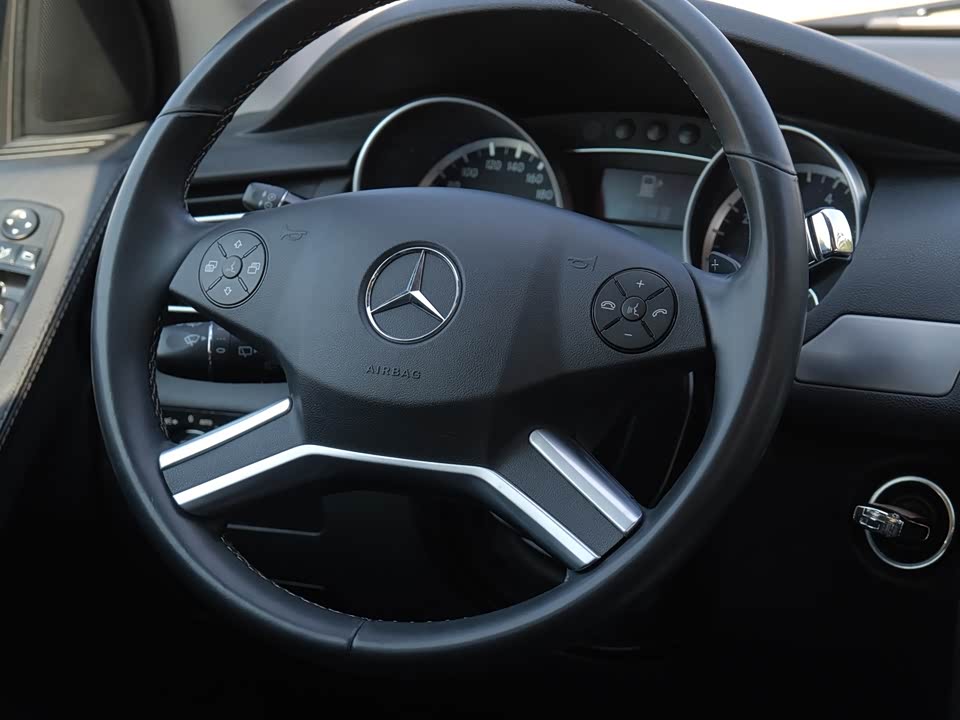 Mercedes-Benz R-class
