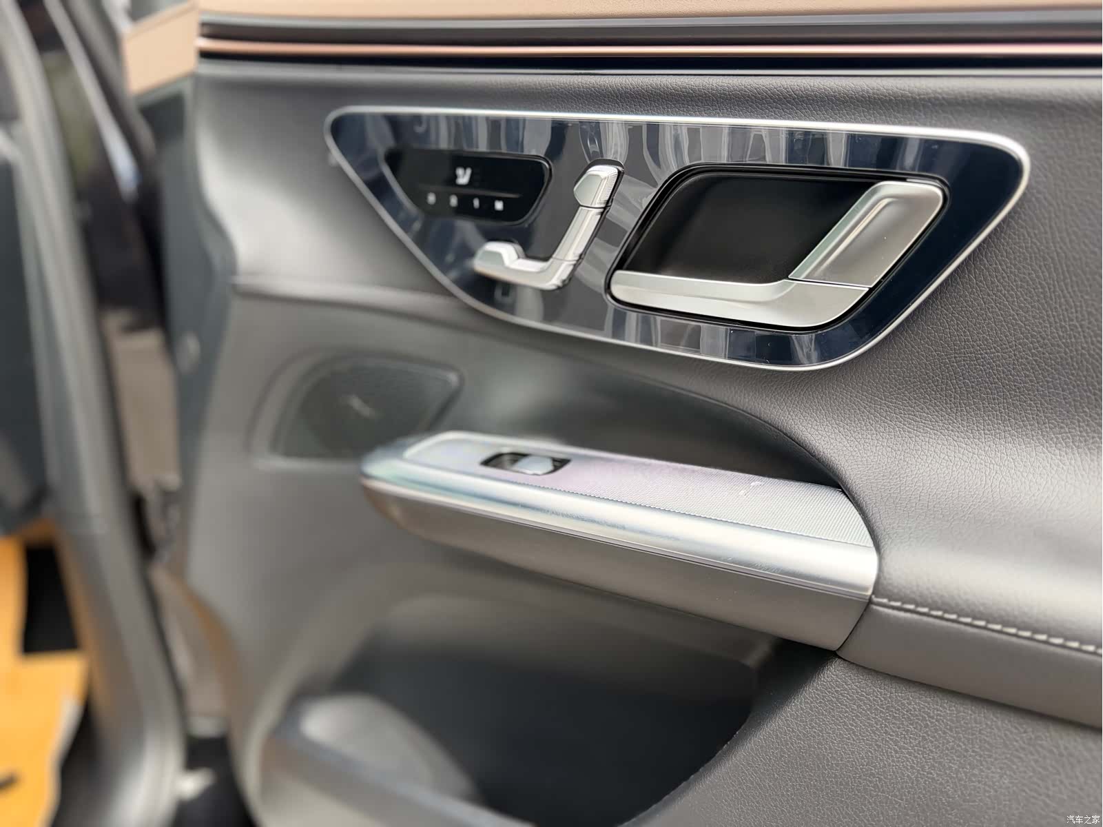 Mercedes-Benz EQE, 2025 25