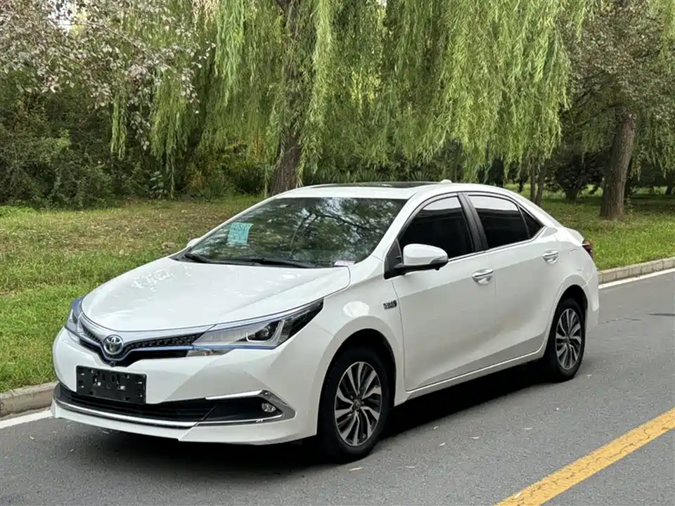 Toyota Corolla dual engine E+ Toyota Corolla dual engine E+