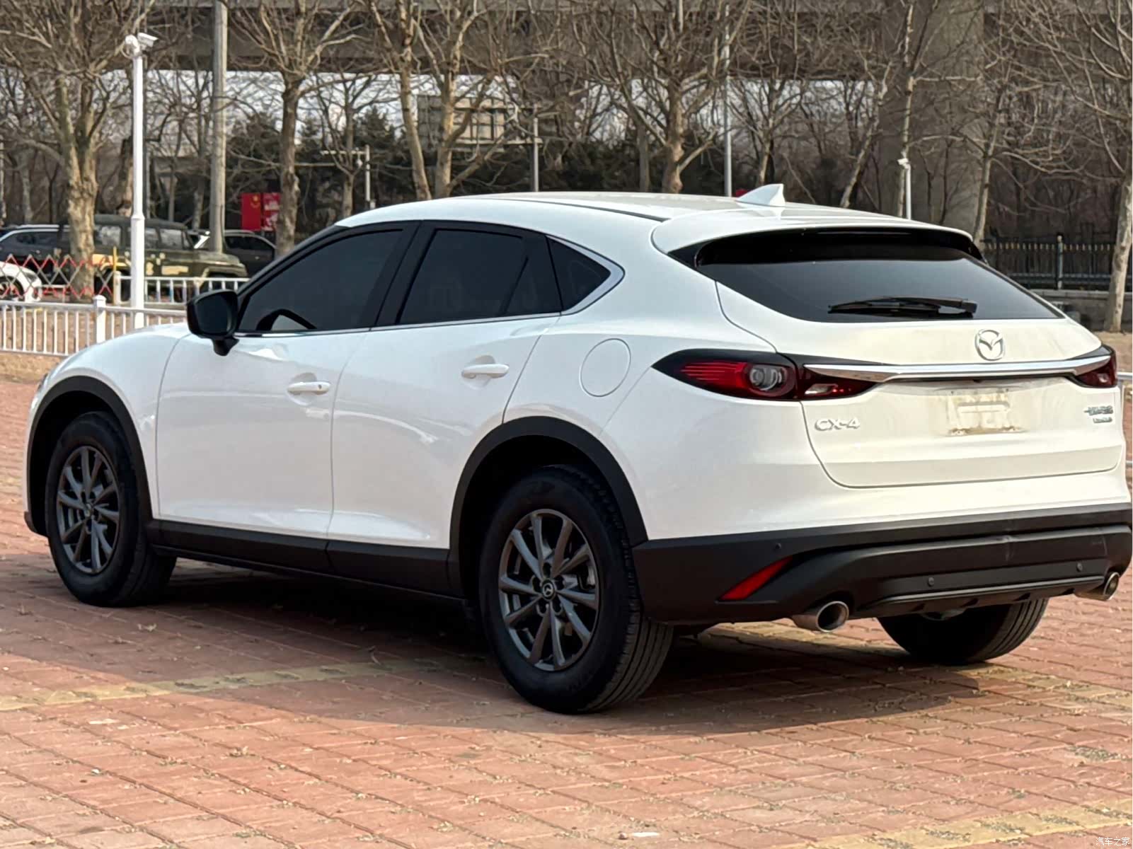 Mazda CX-4, 2023 4