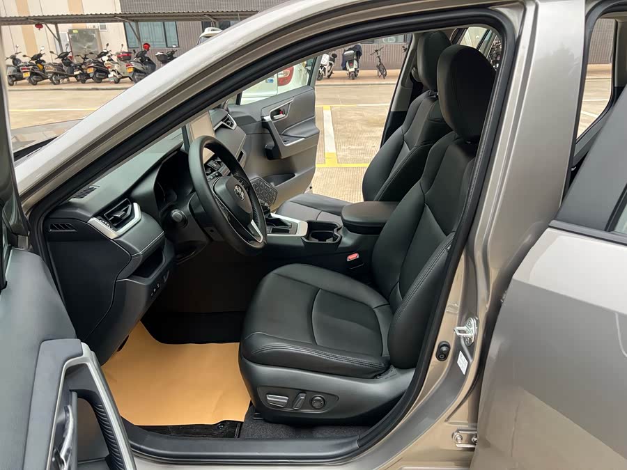 Toyota RAV4 2022, фото 6