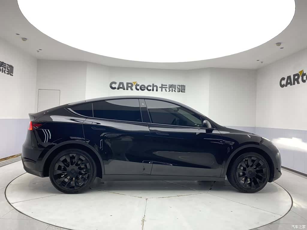 Tesla Model Y, 2024 4