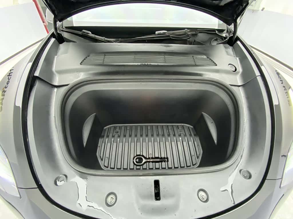 Tesla Model Y, 2024 12