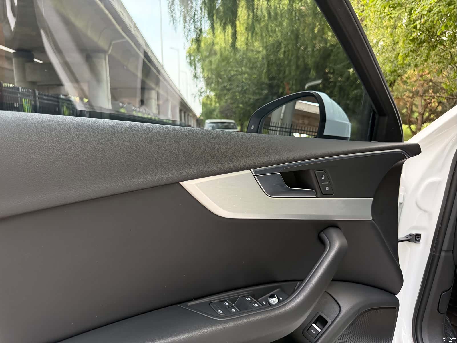 Audi A4L, 2019 13