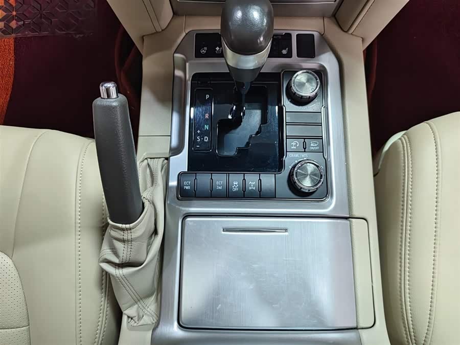 Toyota Land Cruiser 2019, фото 9