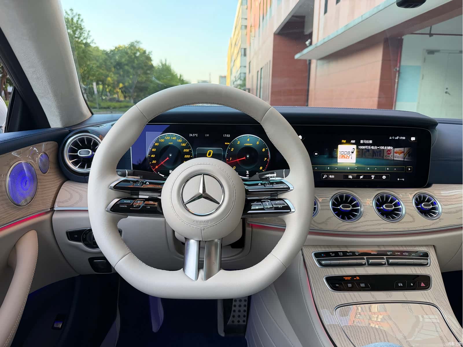 Mercedes-Benz E-Class, 2024 20