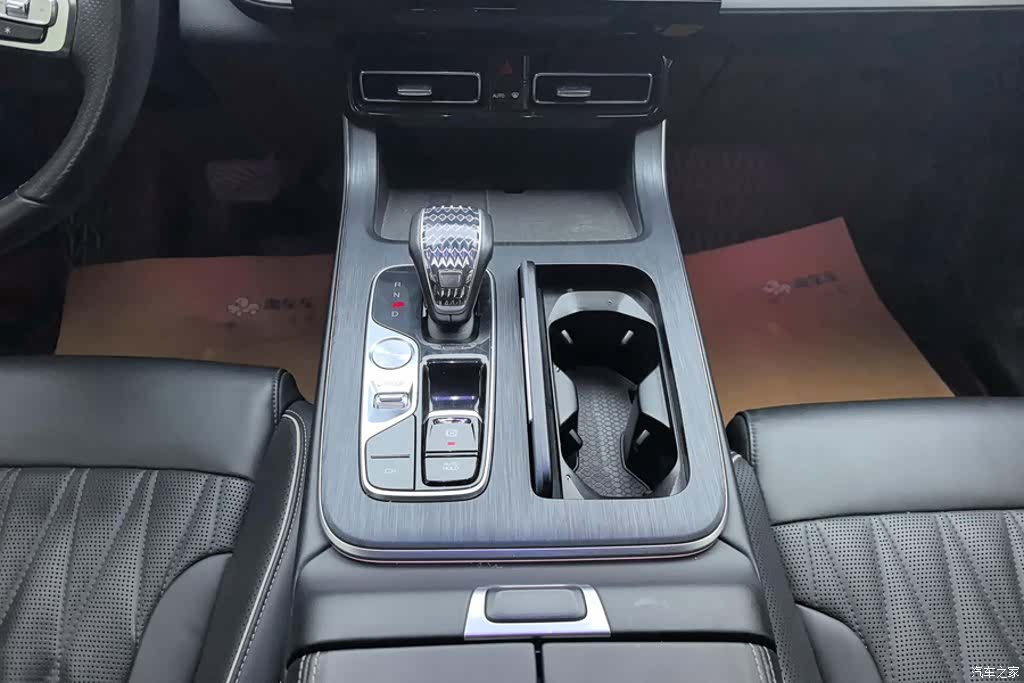 Trumpchi GS8, 2022 16