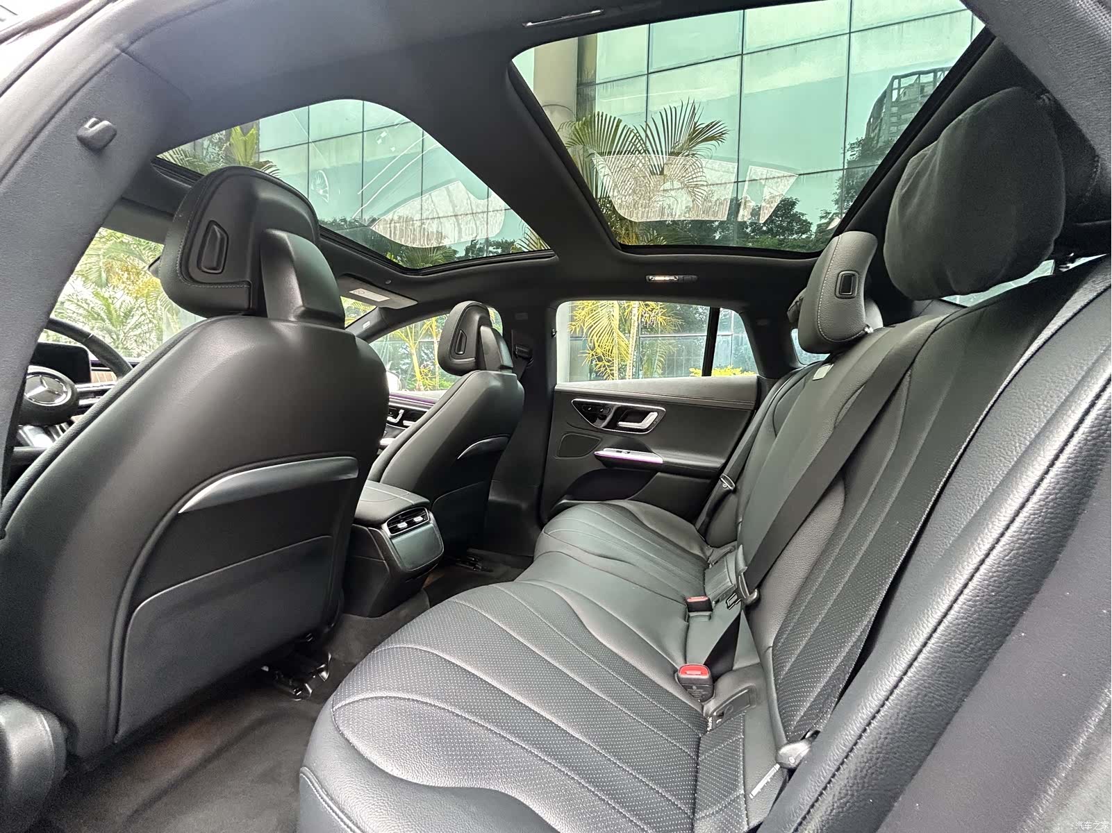 Mercedes-Benz EQE, 2023 16