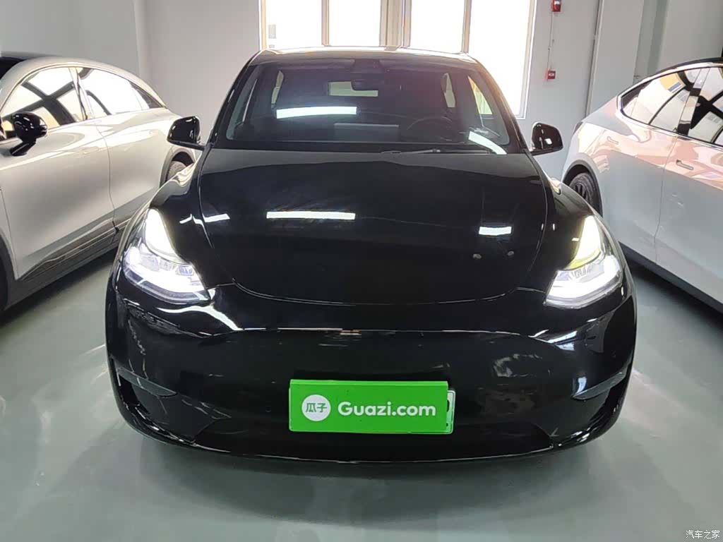 Tesla Model Y, 2021 3
