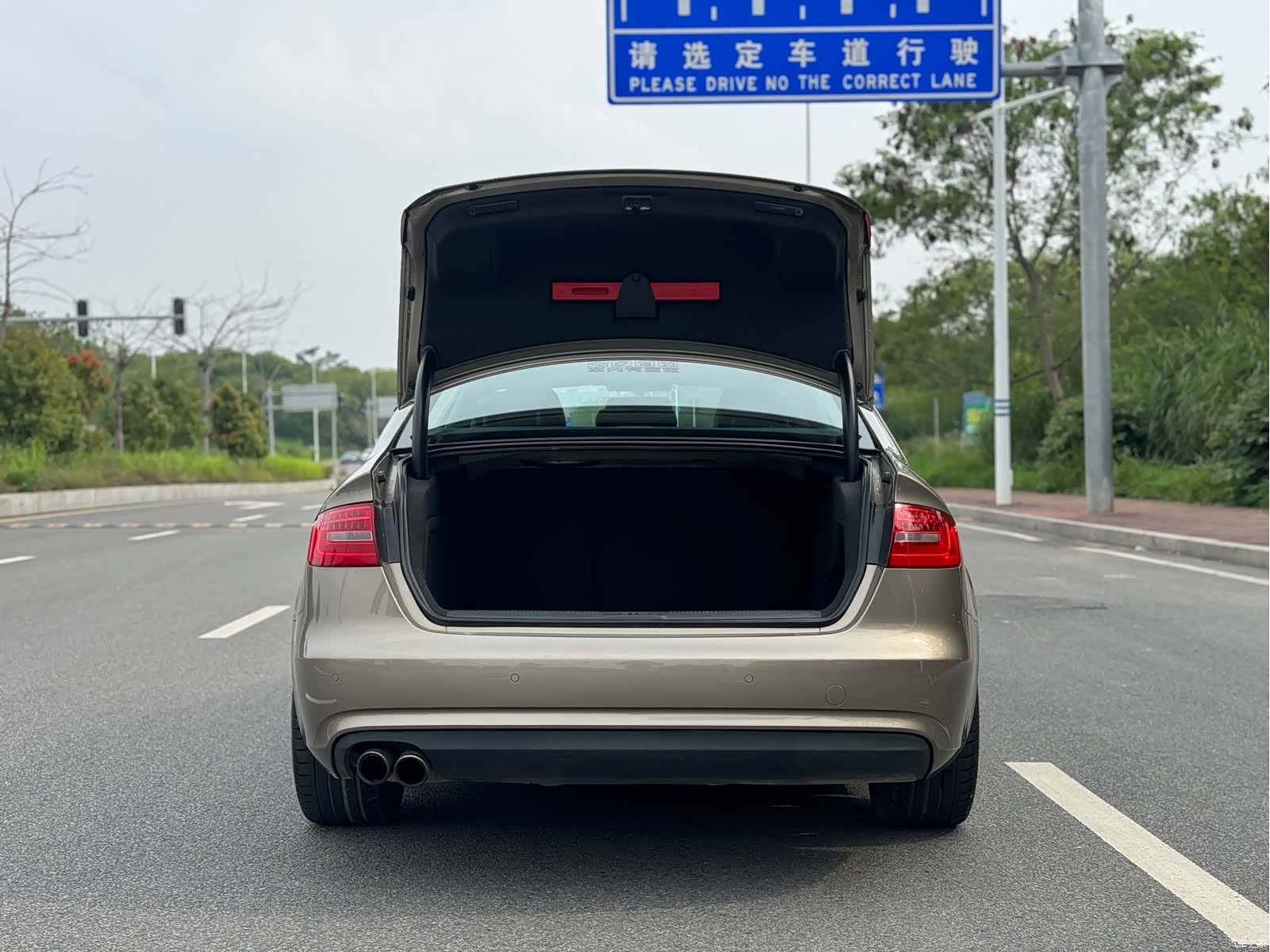 Audi A4L, 2014 25