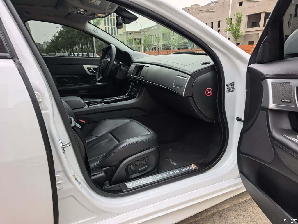 Jaguar XF, 2014 15