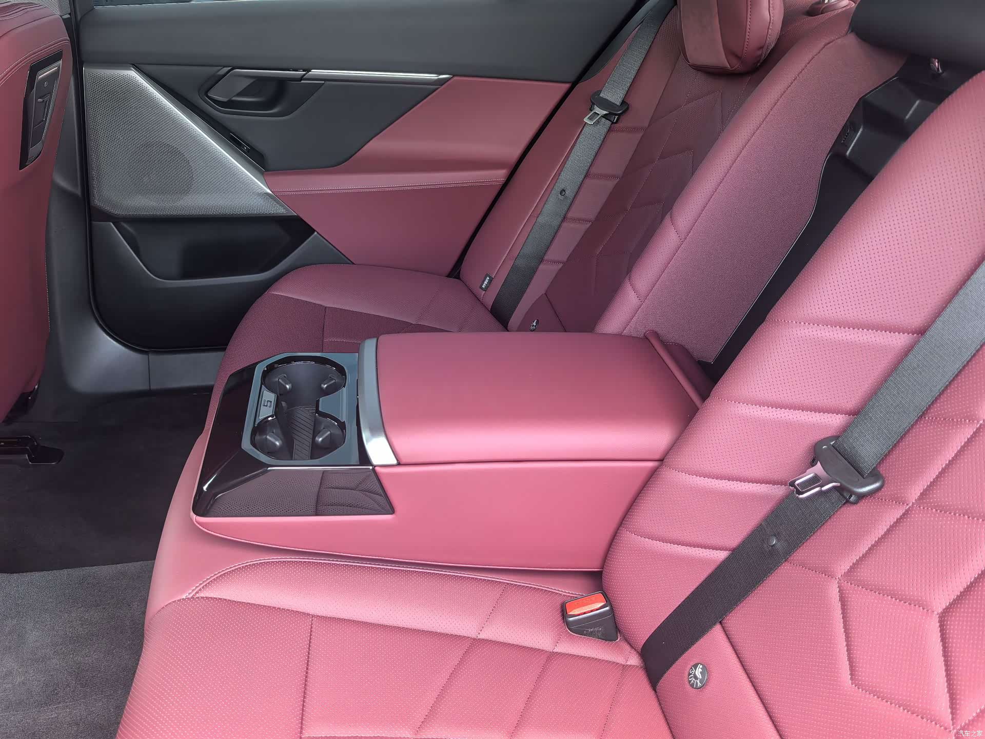 BMW i5, 2025 7