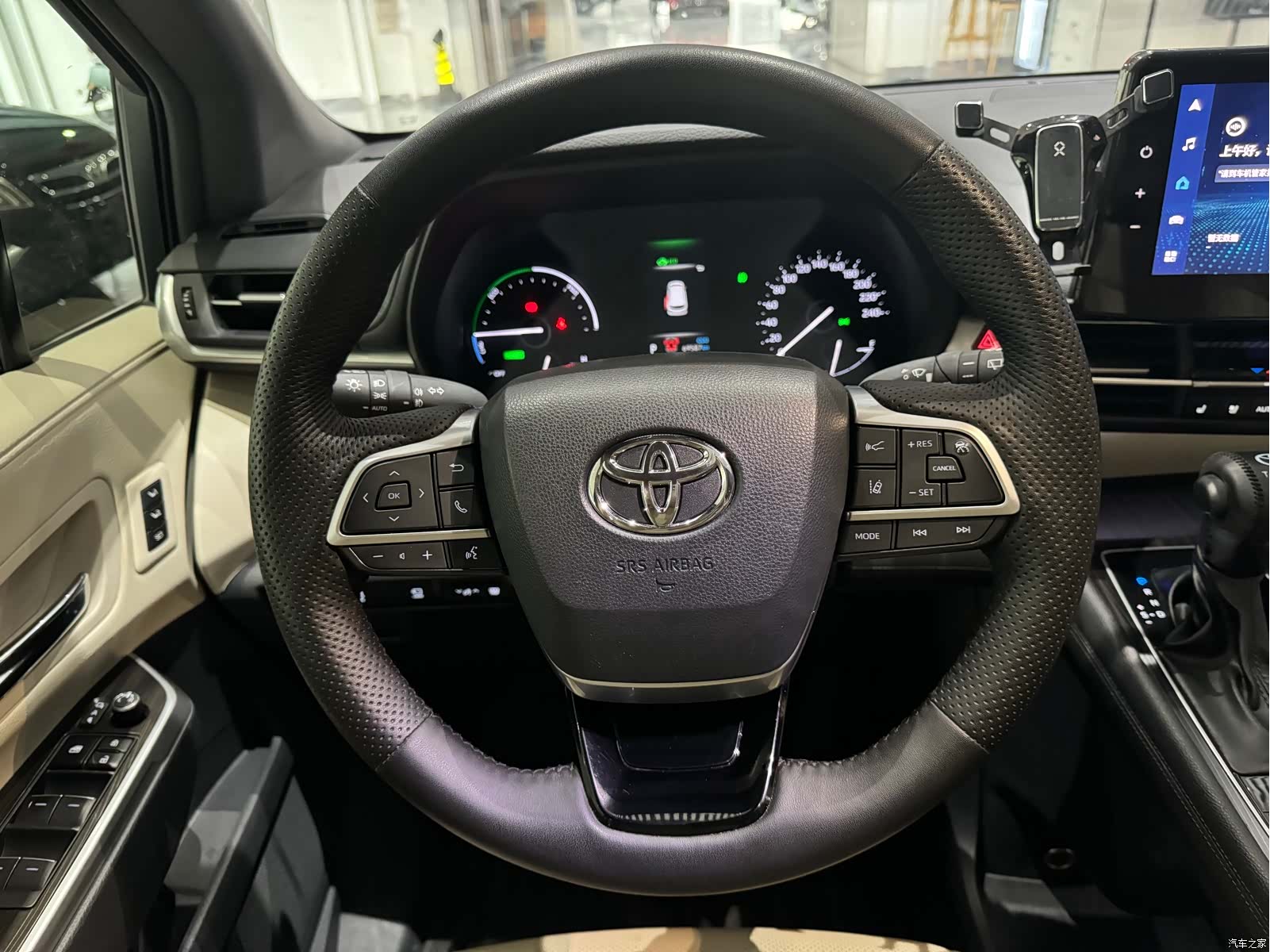 Toyota Granvia, 2023 9