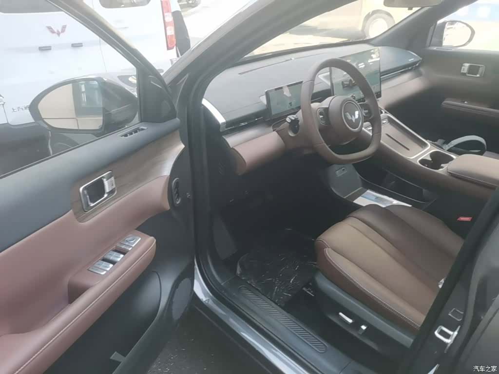 Wuling Starlight, 2025 16