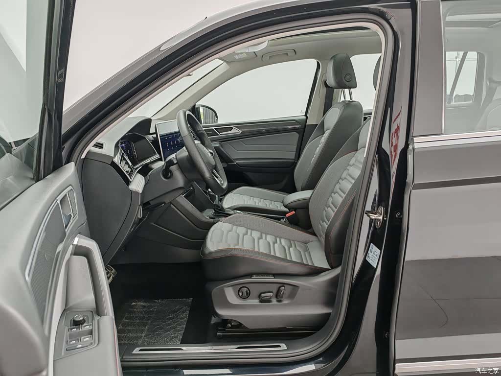 Volkswagen Tiguan L, 2023 10