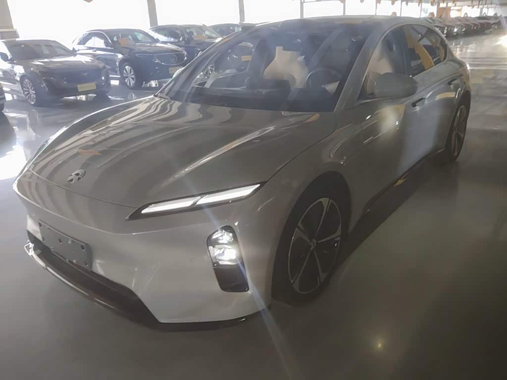 NIO ET5